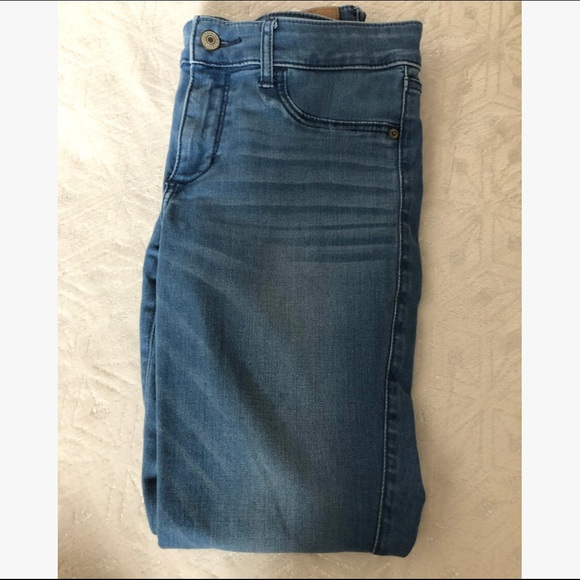 😊😊Abercrombie & Fitch Skinny Jeans - Picture 2 of 6